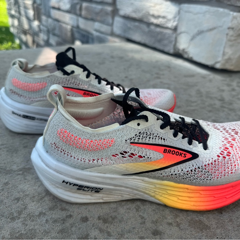 Brooks Hyperion Elite 4 Running Shoes M 7.5/ W 9